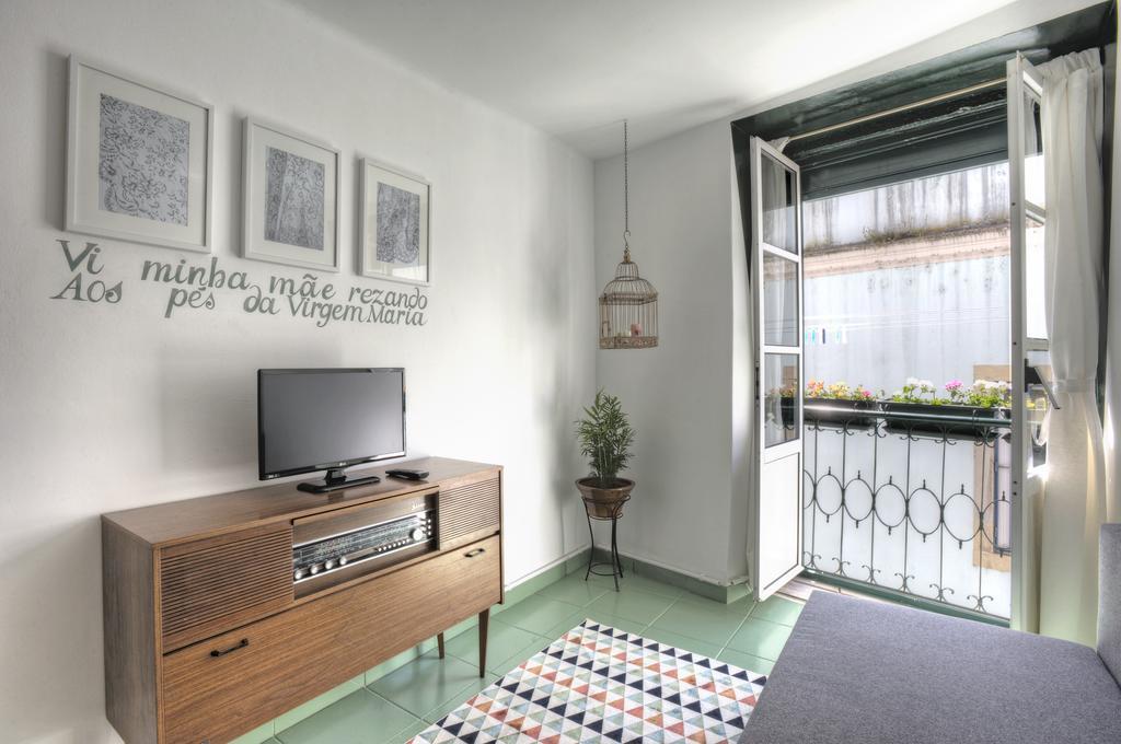 Stay Local In Alfama! Alice Central Home, Near River Lissabon Buitenkant foto