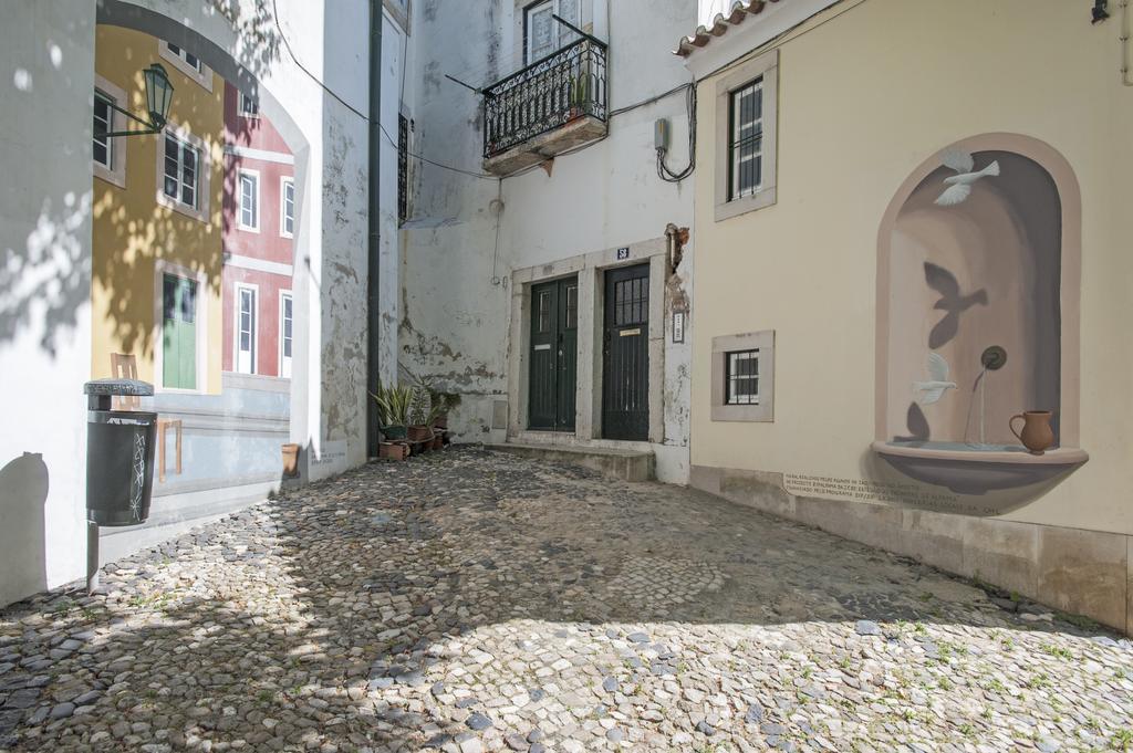 Stay Local In Alfama! Alice Central Home, Near River Lissabon Buitenkant foto