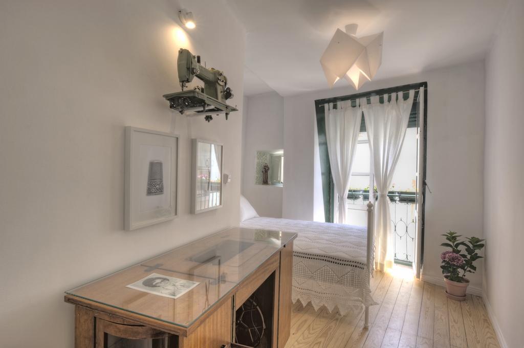 Stay Local In Alfama! Alice Central Home, Near River Lissabon Buitenkant foto