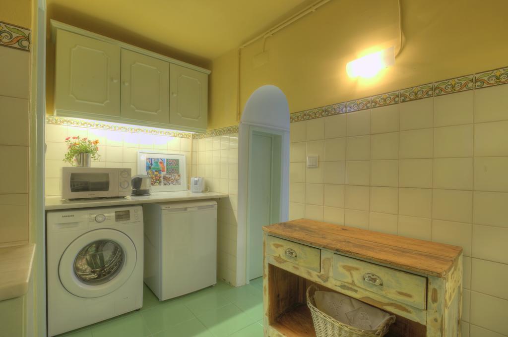 Stay Local In Alfama! Alice Central Home, Near River Lissabon Buitenkant foto