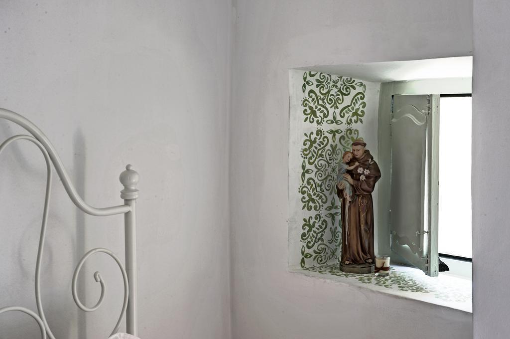 Stay Local In Alfama! Alice Central Home, Near River Lissabon Buitenkant foto