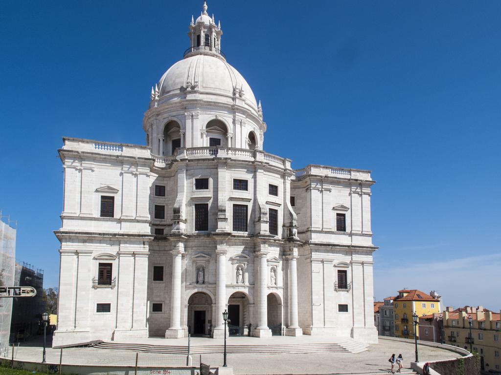 Stay Local In Alfama! Alice Central Home, Near River Lissabon Buitenkant foto